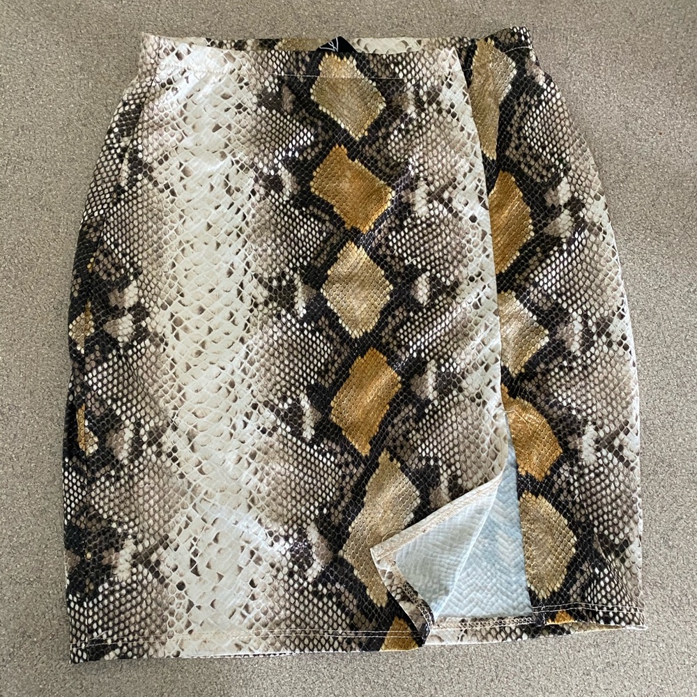 Windsor Snakeskin High-Waisted Pencil Skirt w/Slit - Picture 3 of 3